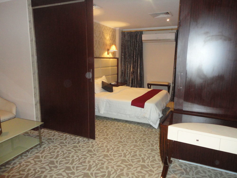 Imperial Suites Hotel 마나마 외부 사진